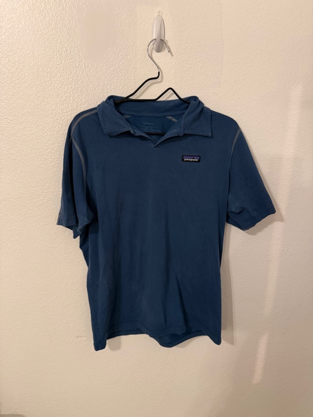 Patagonia Men's Polo Shirt - Navy Blue